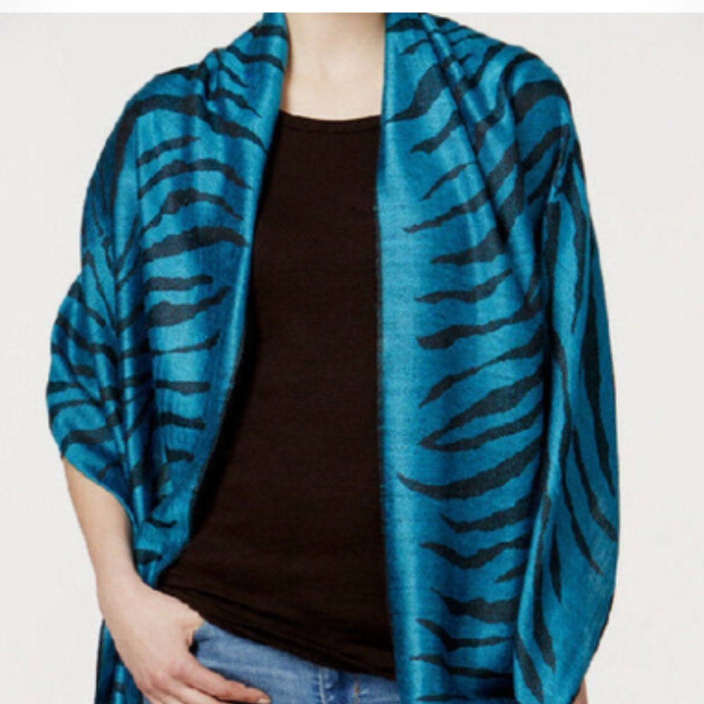 NWT Michael Kors Jacquard Blue Zebra Print Wrap  Scarf Fuchsia Turquoise. - Picture 2 of 2
